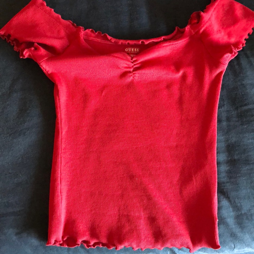 Guess top size small